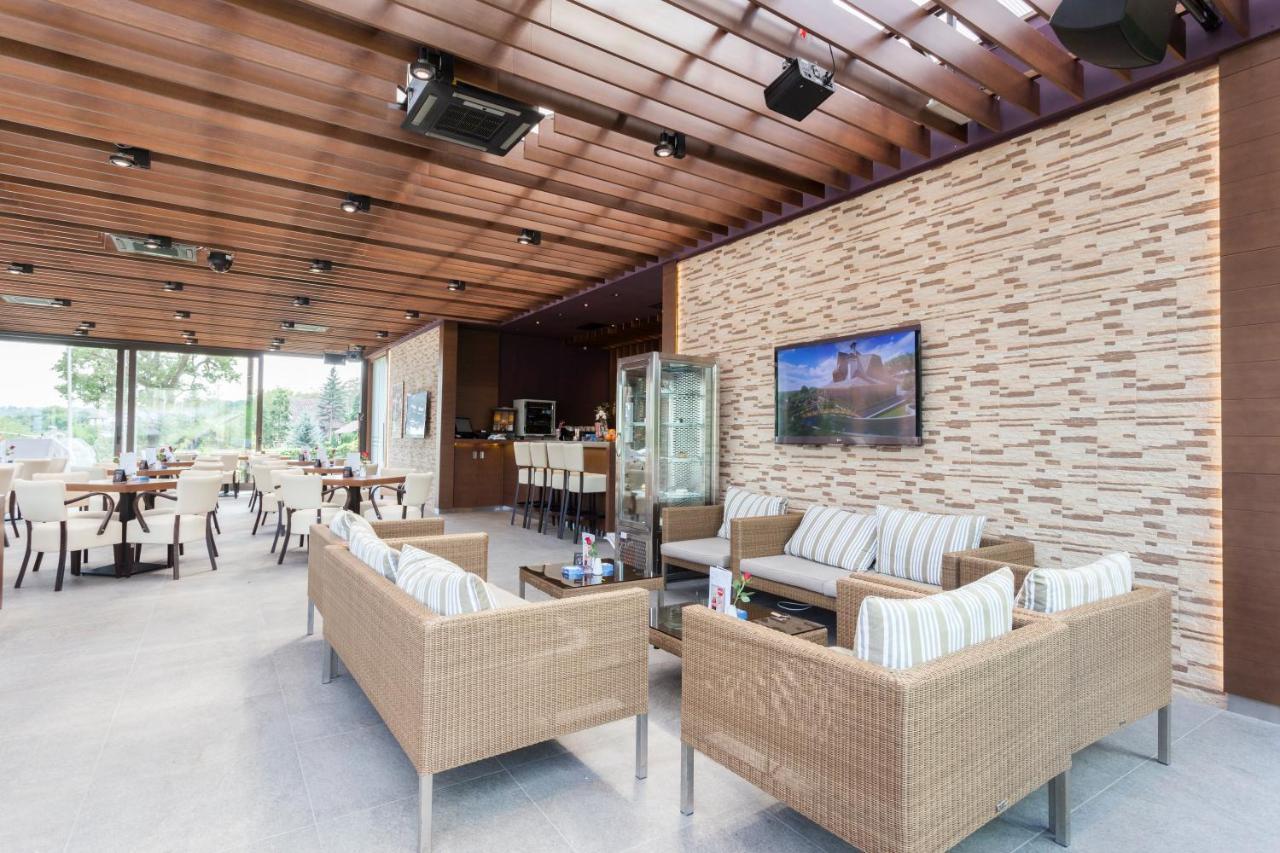 Hotel Premier Aqua - Adults Only Vrdnik Ngoại thất bức ảnh The interior of the lounge