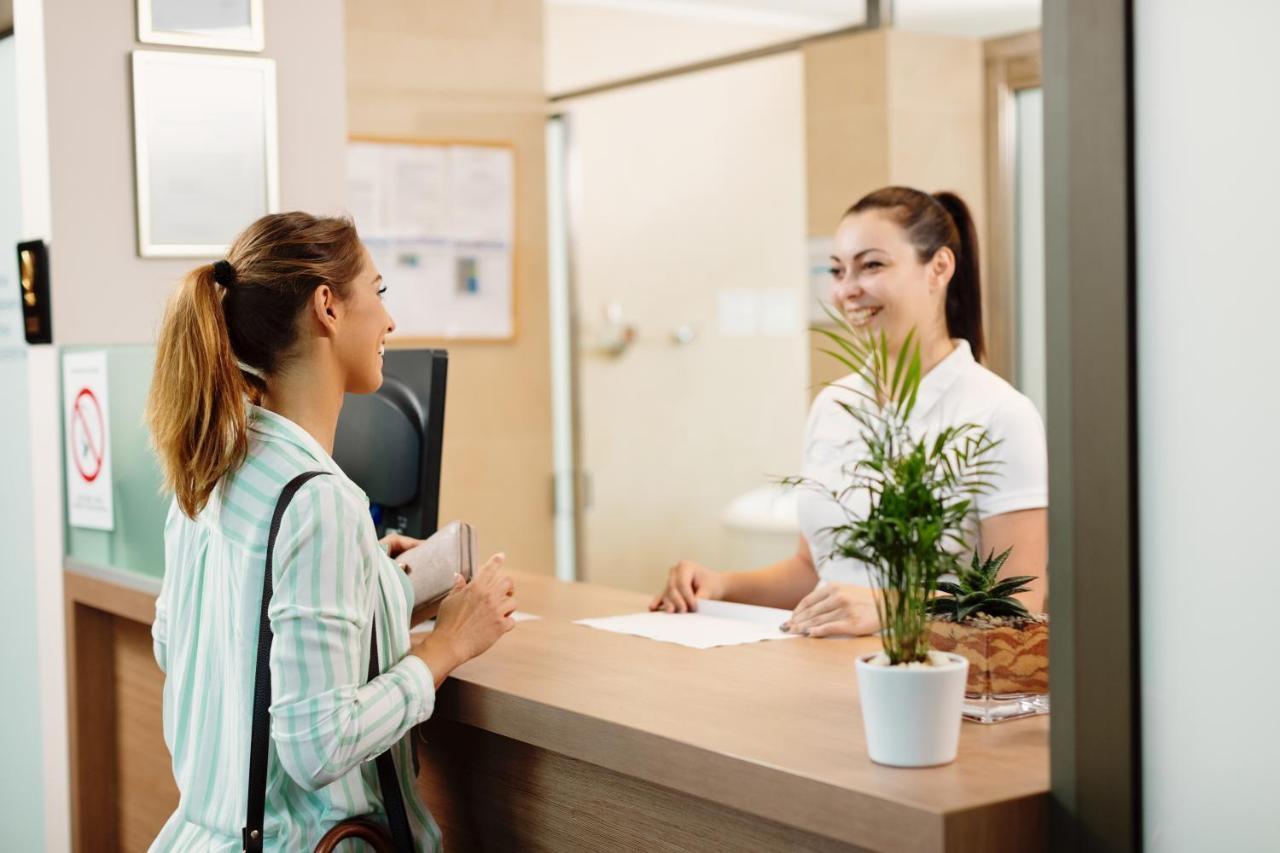 Hotel Premier Aqua - Adults Only Vrdnik Ngoại thất bức ảnh Receptionist at work
