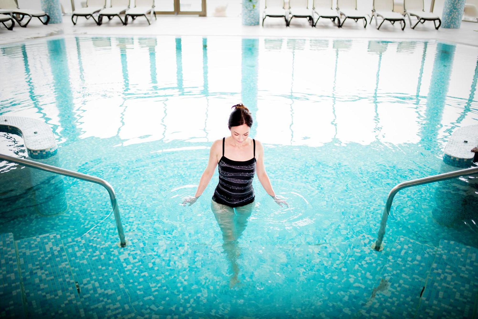 Hotel Premier Aqua - Adults Only Vrdnik Ngoại thất bức ảnh A woman in a swimming pool