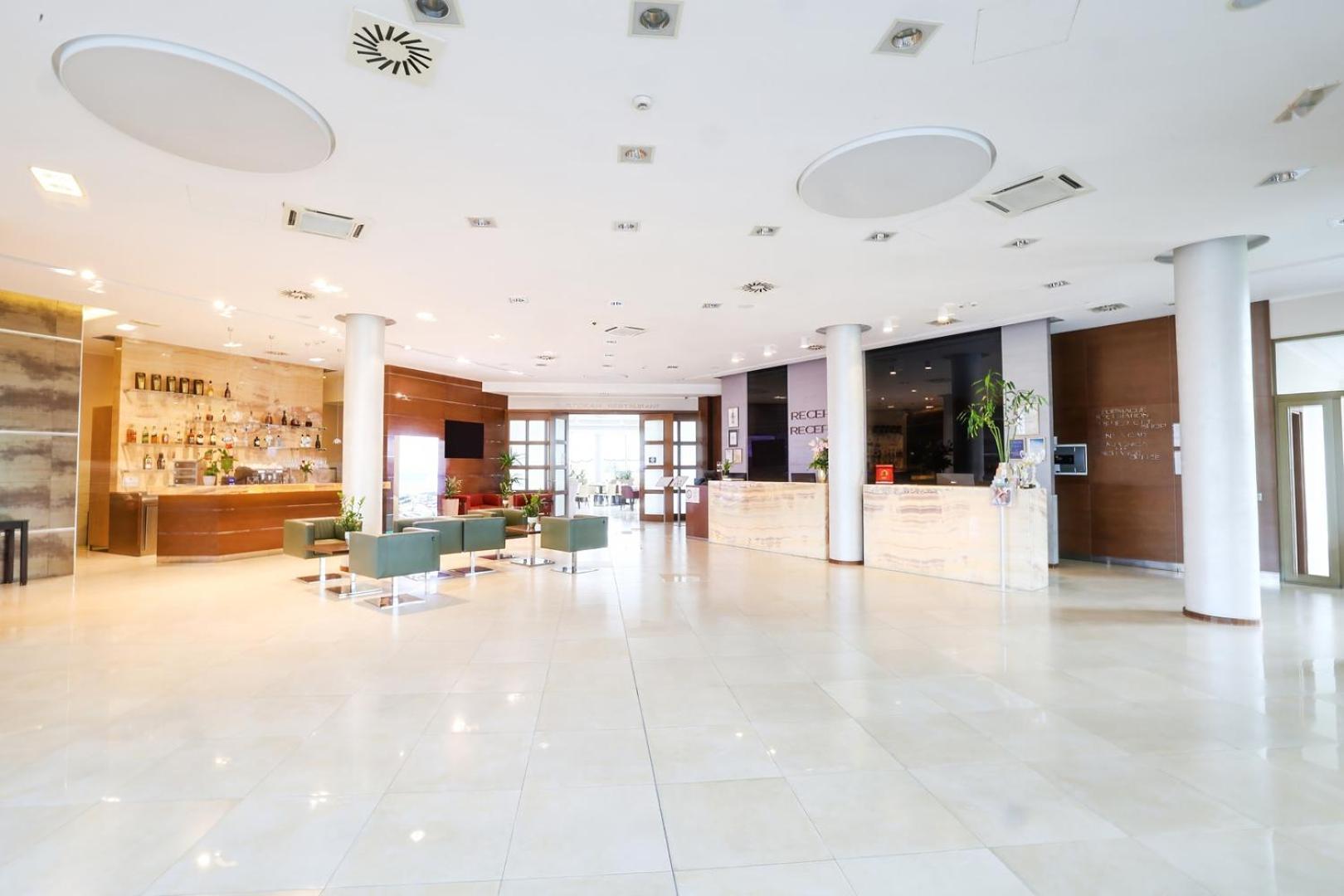Hotel Premier Aqua - Adults Only Vrdnik Ngoại thất bức ảnh The lobby of the hotel