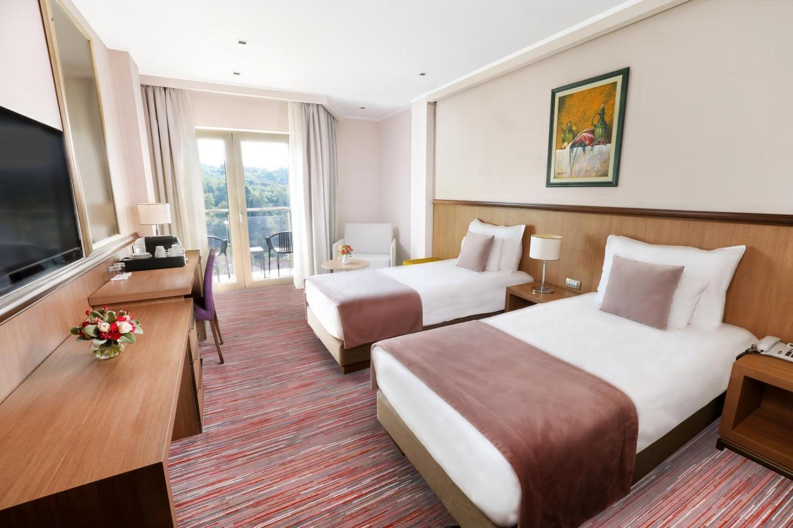Hotel Premier Aqua - Adults Only Vrdnik Ngoại thất bức ảnh A room at the hotel