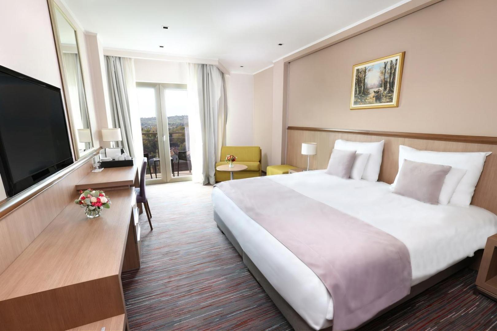 Hotel Premier Aqua - Adults Only Vrdnik Ngoại thất bức ảnh A room at the hotel