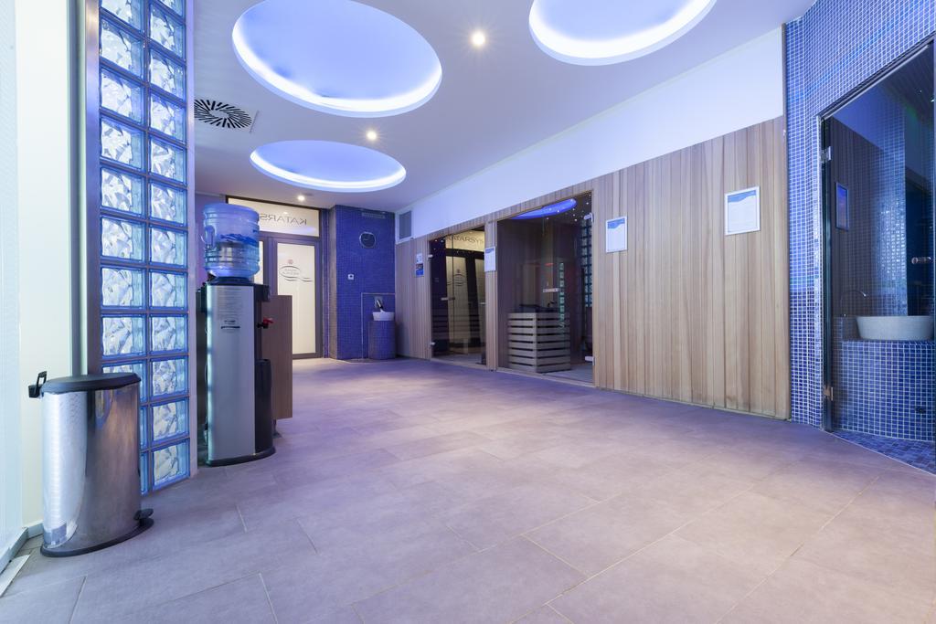 Hotel Premier Aqua - Adults Only Vrdnik Ngoại thất bức ảnh The interior of the hotel